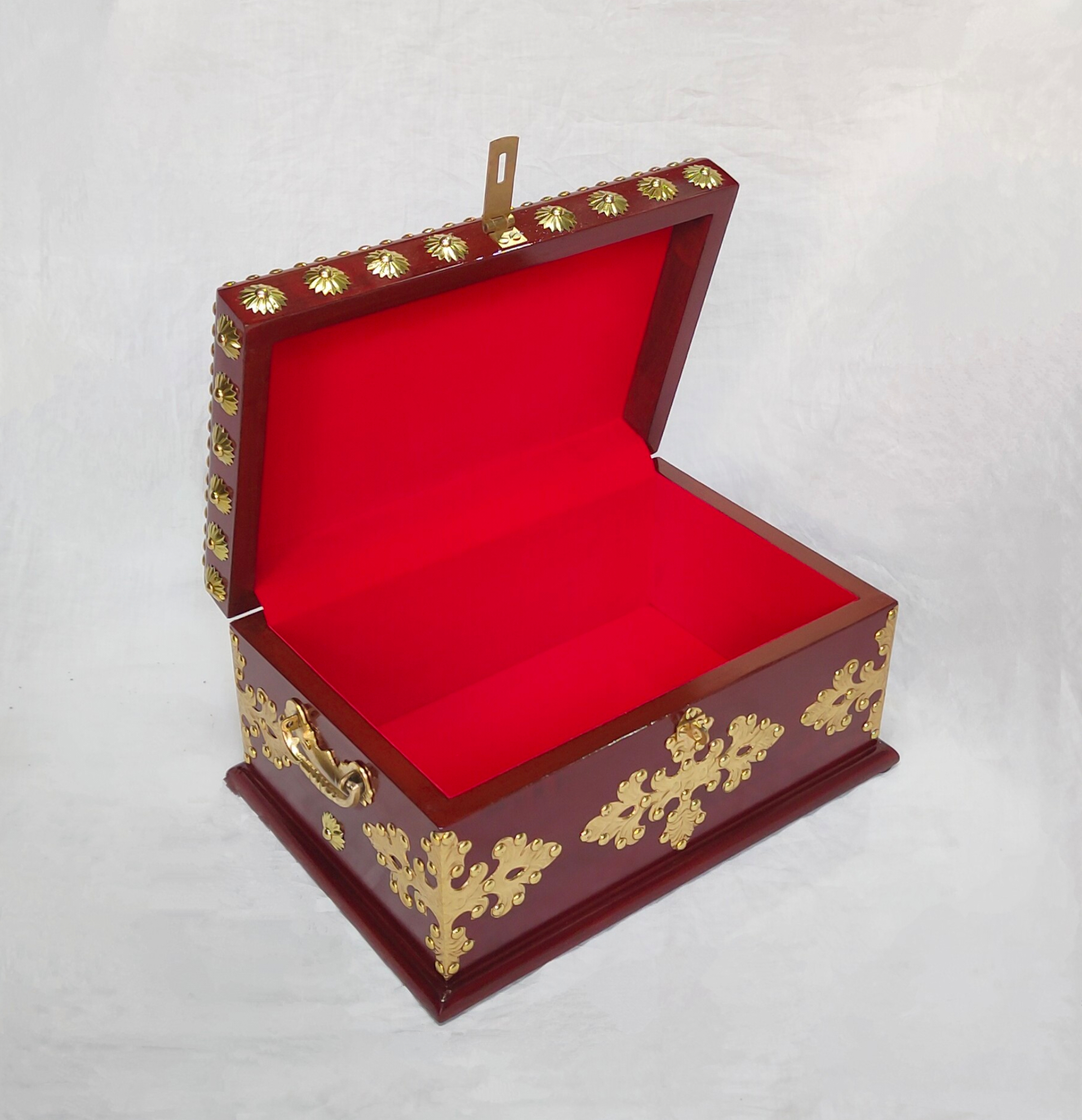 natural and artistic